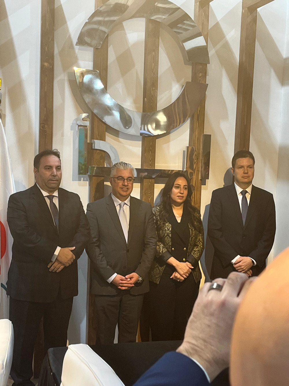 The head of the Suez Canal Economic Zone witnesses the signing of a purchase and supply agreement between Treegas and Oman's Muscat Gas, in cooperation with Ebdaa.